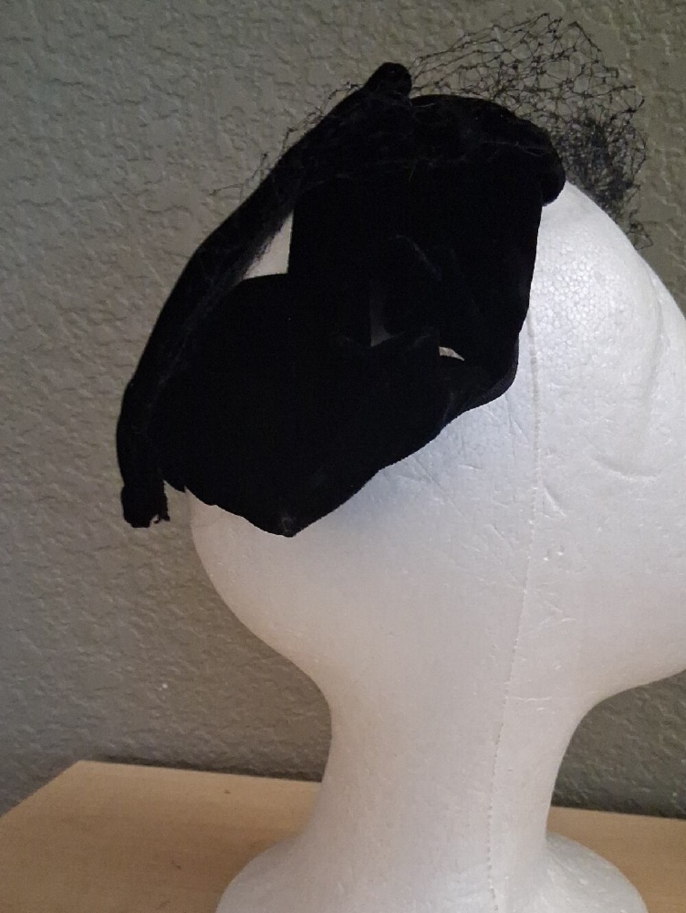 Vintage Black Velvet Veiled Hat 1950's $18 Firm - Picture 3 of 7
